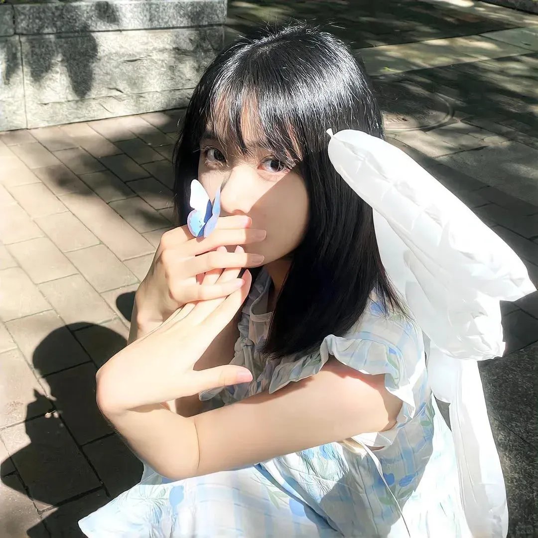 龙纹身的女孩